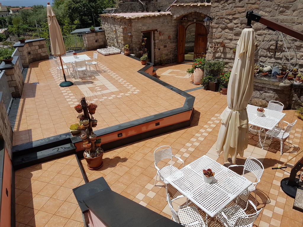 Chez Chantal Bed & Breakfast Meta Dış mekan fotoğraf