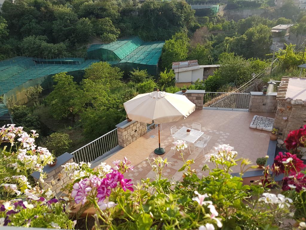 Chez Chantal Bed & Breakfast Meta Dış mekan fotoğraf